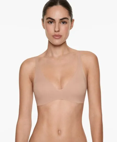 INVISIBLE LASER-CUT HALTER BRA