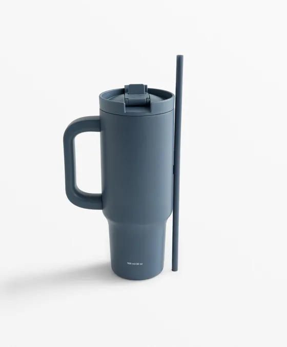 Tumbler bottle with handle