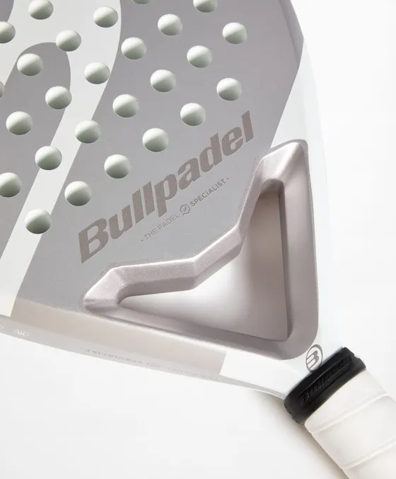 Bullpadel X Oysho padel racket